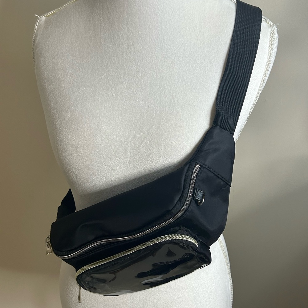 Madden Girl, NWOT blk nylon belt bag